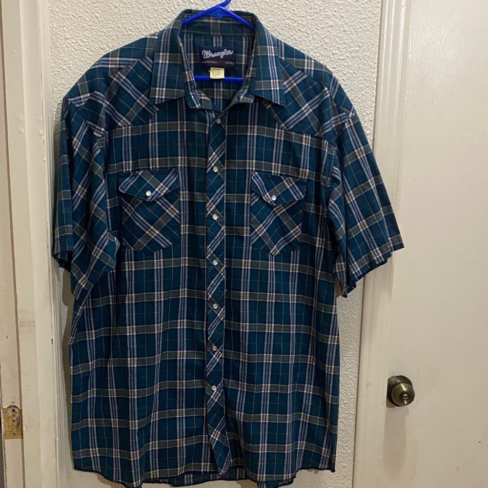 Wrangler Short-Sleeve Pearl Button-Down Shirt